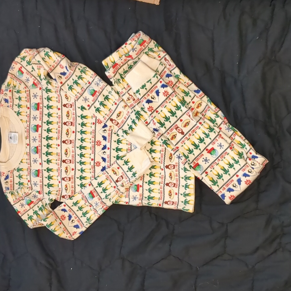 Hanna Andersson pajamas raised by elves Elf theme white size 8